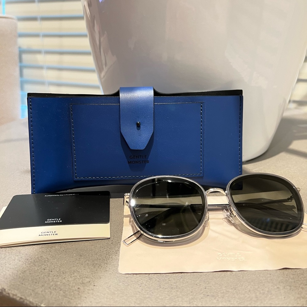 Gentle Monster Ollie G1 grey sunglasses UNISEX